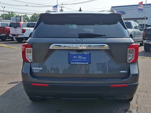 Used 2020 Ford Explorer XLT AWD/4WD image 6