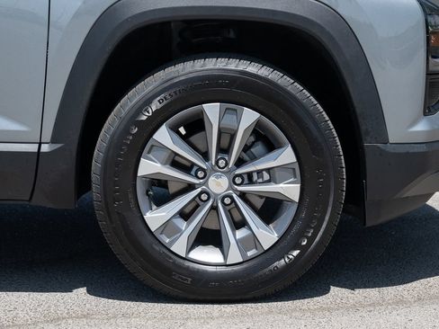 Used 2026 Chevrolet Equinox LT FWD image 11