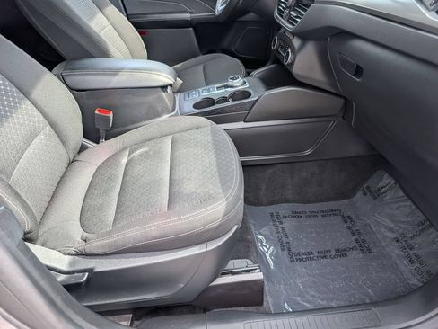 Used 2025 Ford Escape Active AWD/4WD image 30