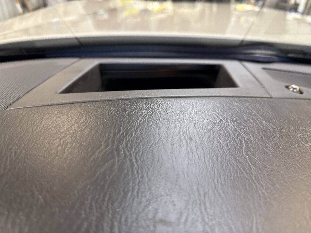 Used 2006 Cadillac XLR RWD image 69
