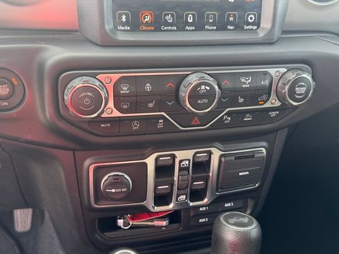 Used 2021 Jeep Wrangler Unlimited Sport AWD/4WD image 25