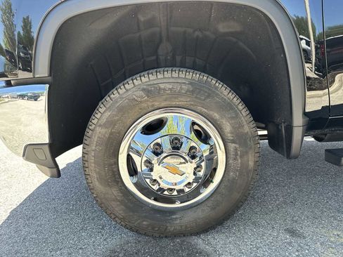 Used 2026 Chevrolet Silverado 3500 LT w/ Safety Package AWD/4WD image 12