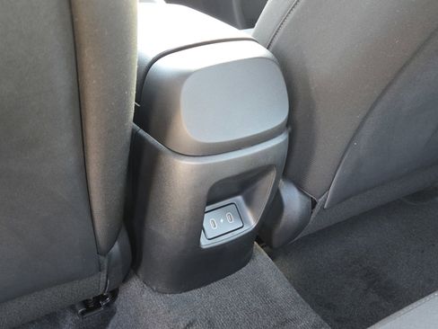 New 2025 Hyundai Elantra SEL image 13