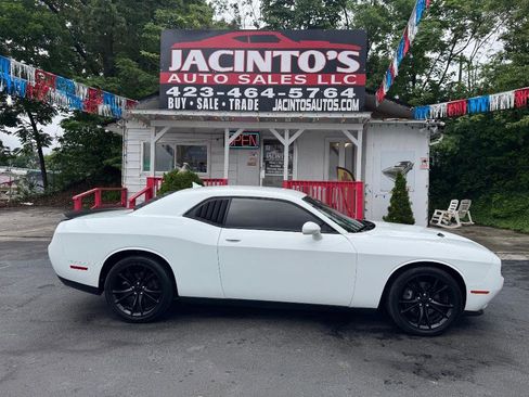 Used 2016 Dodge Challenger R/T Plus RWD image 1