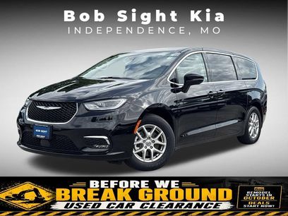 Used 2024 Chrysler Pacifica Touring-L