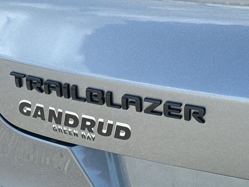 Used 2021 Chevrolet TrailBlazer RS w/ Convenience Package FWD image 8