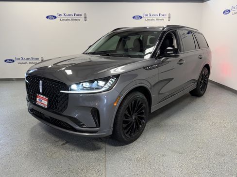 Used 2025 Lincoln Aviator Reserve w/ Equipment Group 201A image 3