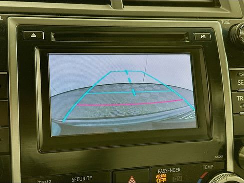 Used 2014 Toyota Camry LE image 21