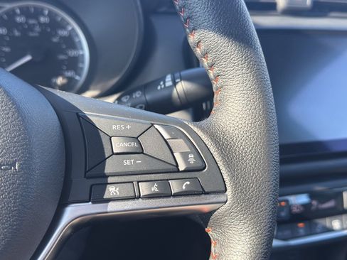 New 2025 Nissan Versa SR w/ Trunk Package image 20