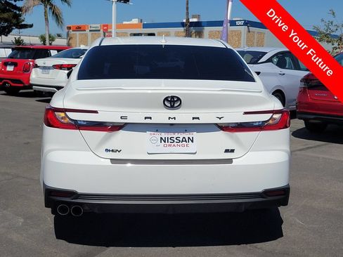 Used 2025 Toyota Camry SE FWD image 32