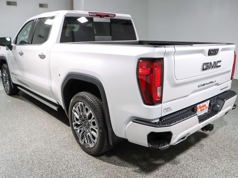 Used 2025 GMC Sierra 1500 Denali Ultimate image 9