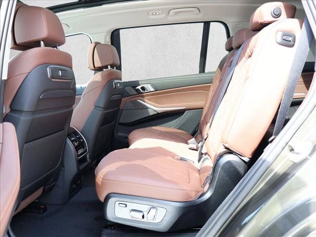 Used 2027 BMW X7 xDrive40i w/ Executive Package AWD/4WD image 18