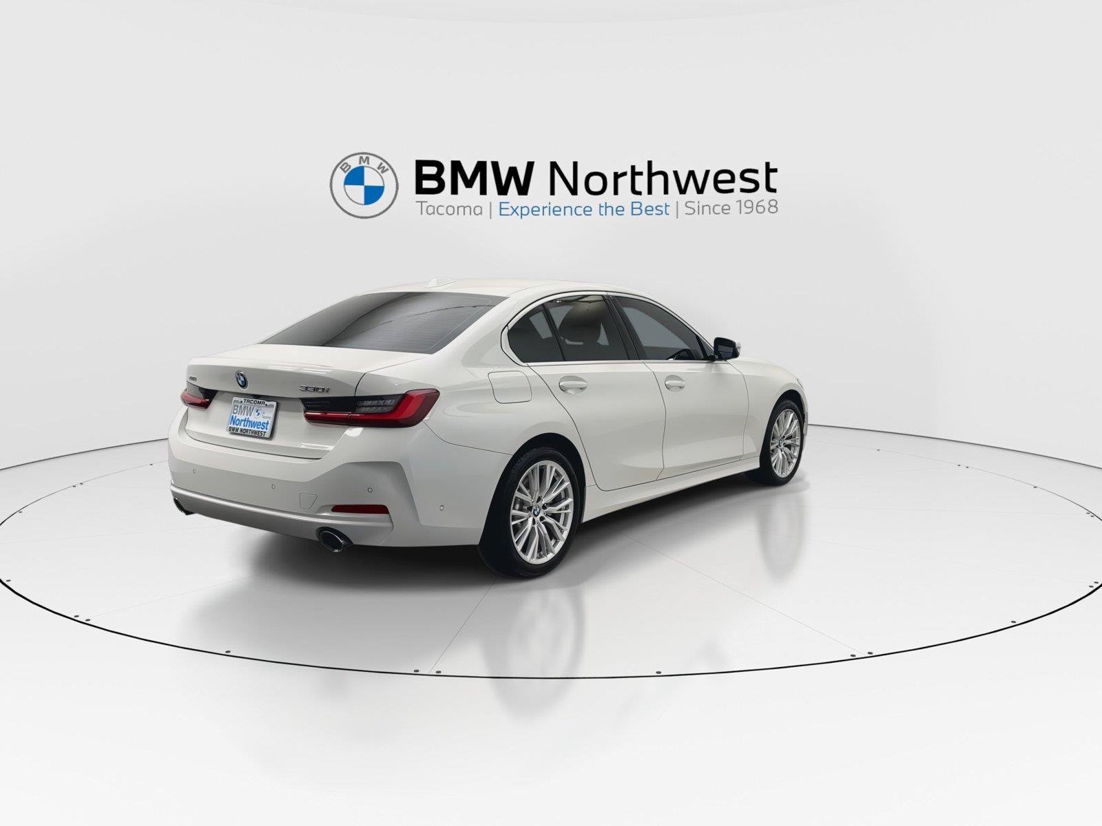 Used 2024 BMW 330i xDrive Sedan w/ Convenience Package AWD/4WD image 3