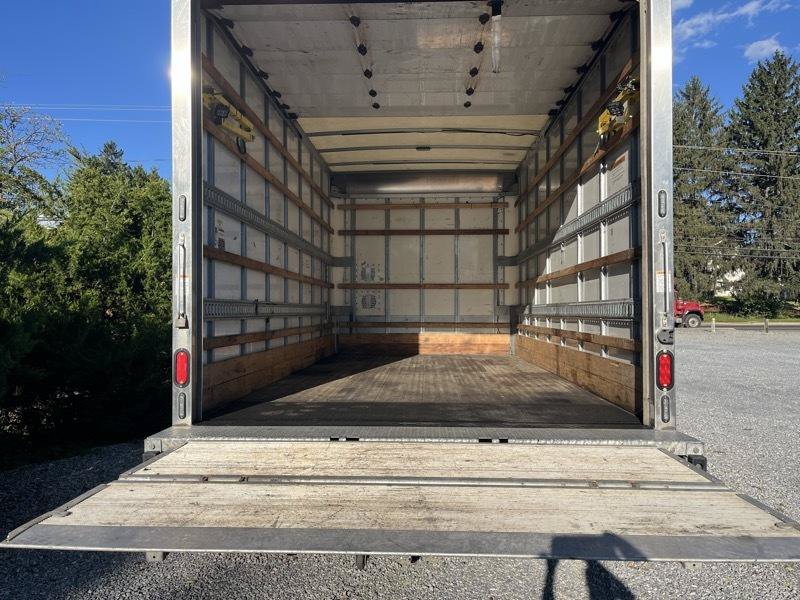 Used 2019 Isuzu NPR RWD image 8