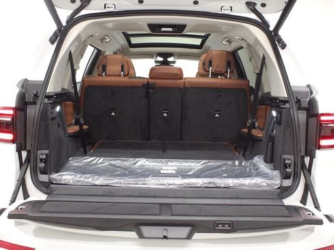 Used 2027 BMW X7 xDrive40i AWD/4WD image 58