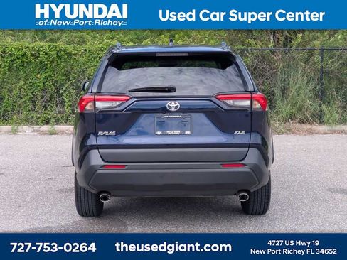 Used 2023 Toyota RAV4 XLE w/ Convenience Package FWD image 4