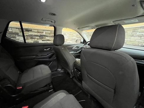 Used 2020 Chevrolet Traverse LT w/ Driver Confidence II Package AWD/4WD image 33