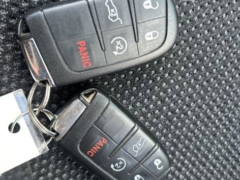 Used 2018 Jeep Compass Trailhawk w/ Navigation Group AWD/4WD image 40