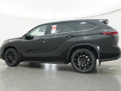 New 2026 Toyota Highlander XLE image 11