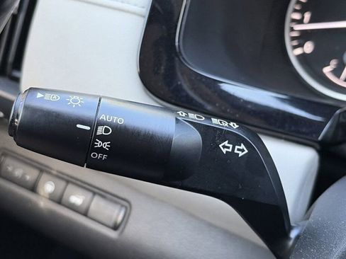 Certified 2024 Nissan Pathfinder SL image 23