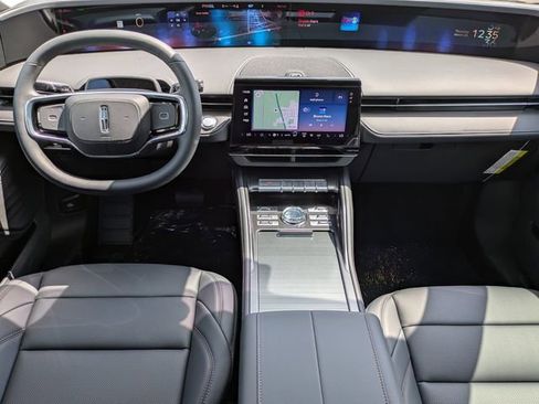 New 2026 Lincoln Nautilus Premier AWD/4WD image 15