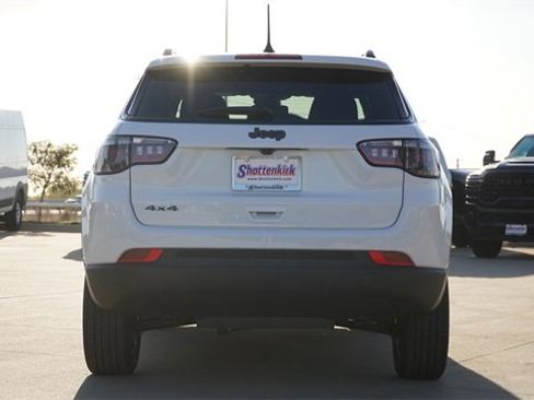 New 2026 Jeep Compass Latitude image 8