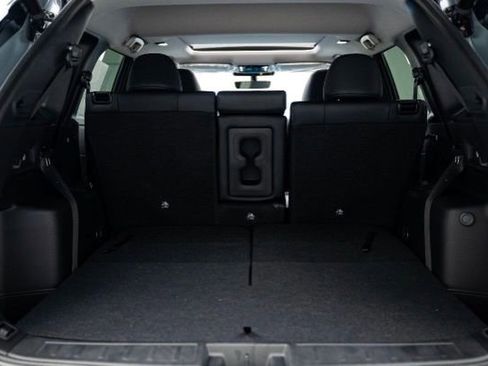 Used 2025 Mitsubishi Outlander AWD image 26
