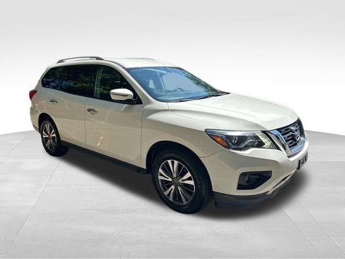 Used 2017 Nissan Pathfinder SV FWD image 8