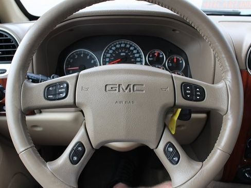 Used 2004 GMC Envoy SLT AWD/4WD image 12