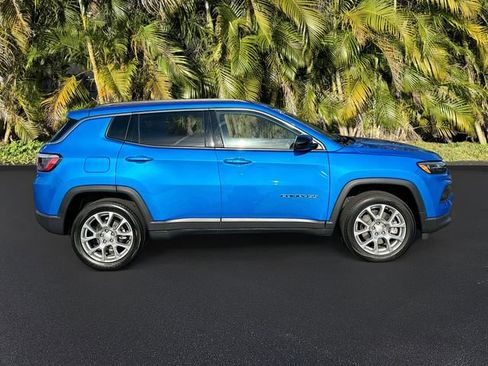 Used 2024 Jeep Compass Latitude image 4