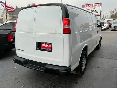 Used 2019 Chevrolet Express 3500 w/ Driver Convenience Package image 26