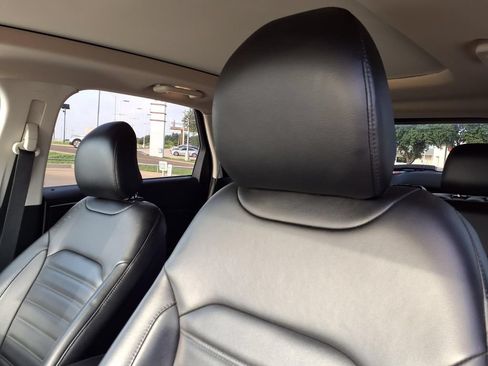 Used 2019 Ford Edge SEL w/ Equipment Group 201A FWD image 17