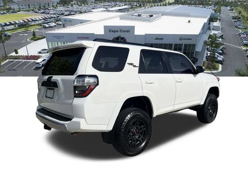Used 2019 Toyota 4Runner TRD Off-Road AWD/4WD image 5