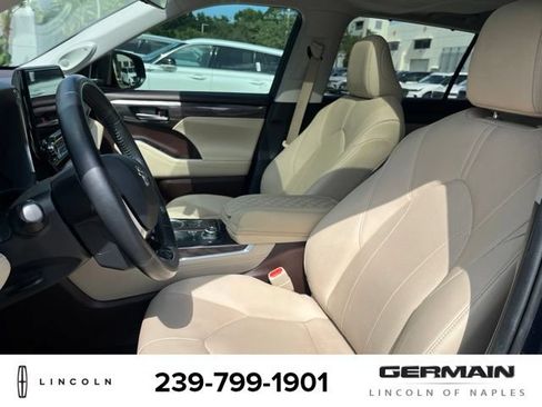 Used 2020 Toyota Highlander Limited AWD/4WD image 13