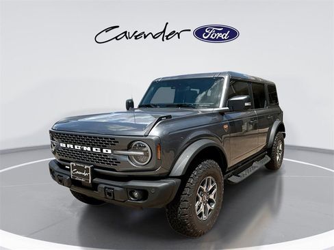 New 2025 Ford Bronco Badlands image 8