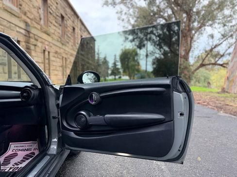 Used 2018 MINI Cooper 2-Door Hardtop image 20