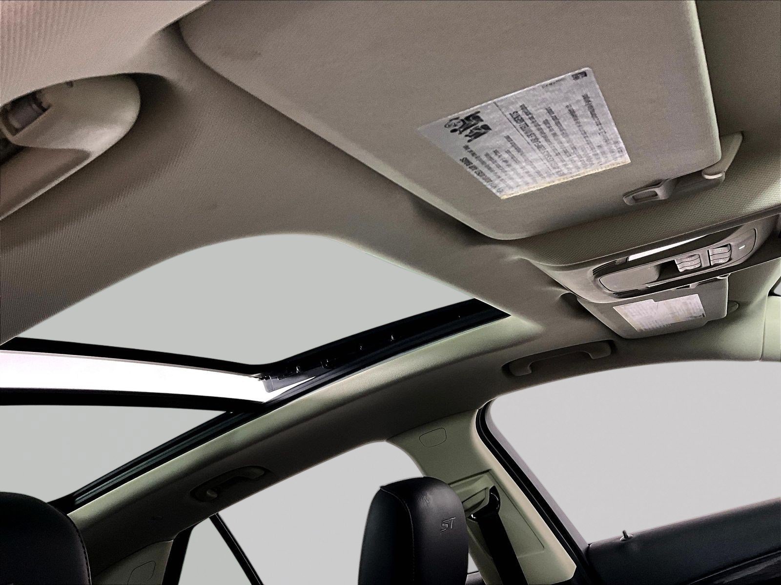 Used 2023 Buick Envision Essence w/ Sport Touring Package FWD image 27