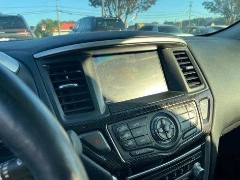 Used 2019 Nissan Pathfinder SL w/ Rock Creek Edition FWD image 25