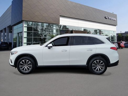 Used 2024 Mercedes-Benz GLC 300 image 3