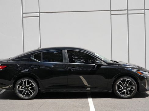 Used 2024 Nissan Sentra SR w/ SR Premium Package FWD image 48