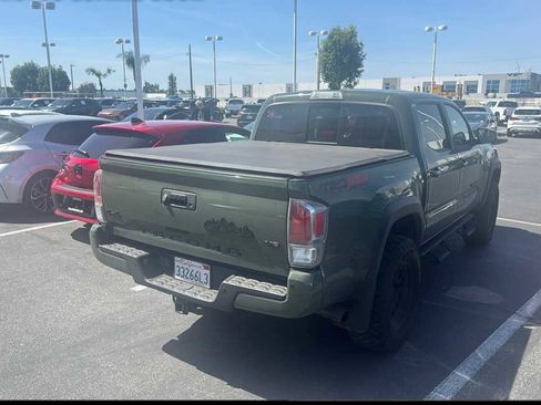 Used 2022 Toyota Tacoma TRD Off-Road w/ Technology Package image 2
