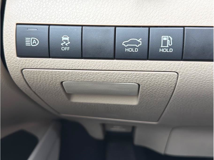 Used 2022 Toyota Camry LE FWD image 25