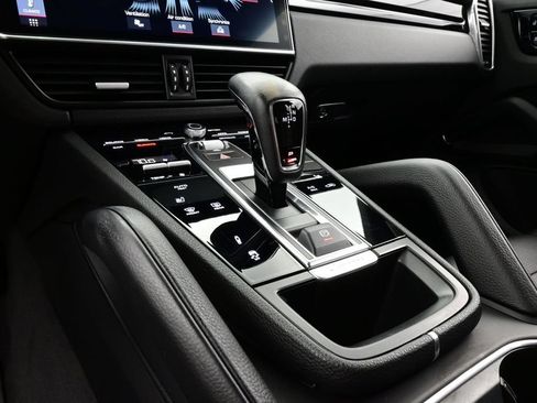 Certified 2020 Porsche Cayenne S AWD/4WD image 11