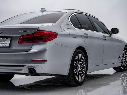 Used 2019 BMW 530e xDrive w/ Convenience Package image 10