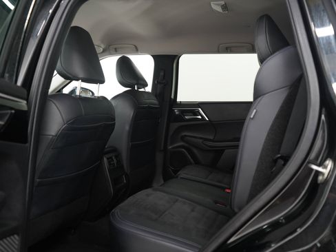 Used 2024 Mitsubishi Outlander SE AWD/4WD image 18