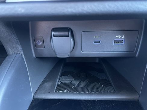 New 2025 Nissan Versa SR w/ Trunk Package image 27