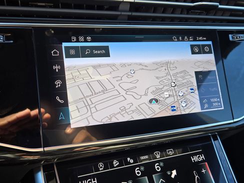 Used 2025 Audi Q8 Prestige w/ Prestige Package image 16