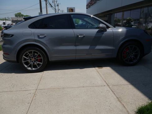 New 2026 Porsche Cayenne S AWD/4WD image 8
