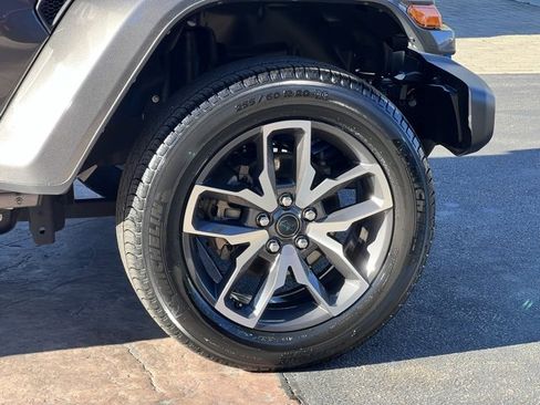 Used 2024 Jeep Wrangler Unlimited image 21