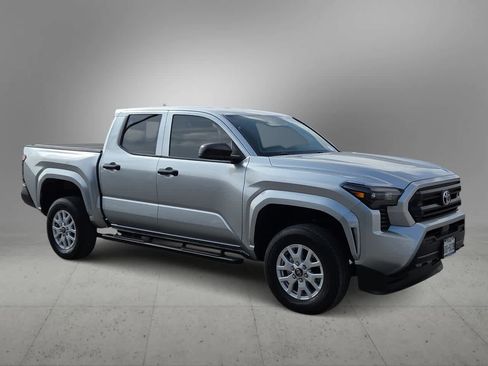 Used 2025 Toyota Tacoma SR RWD image 2